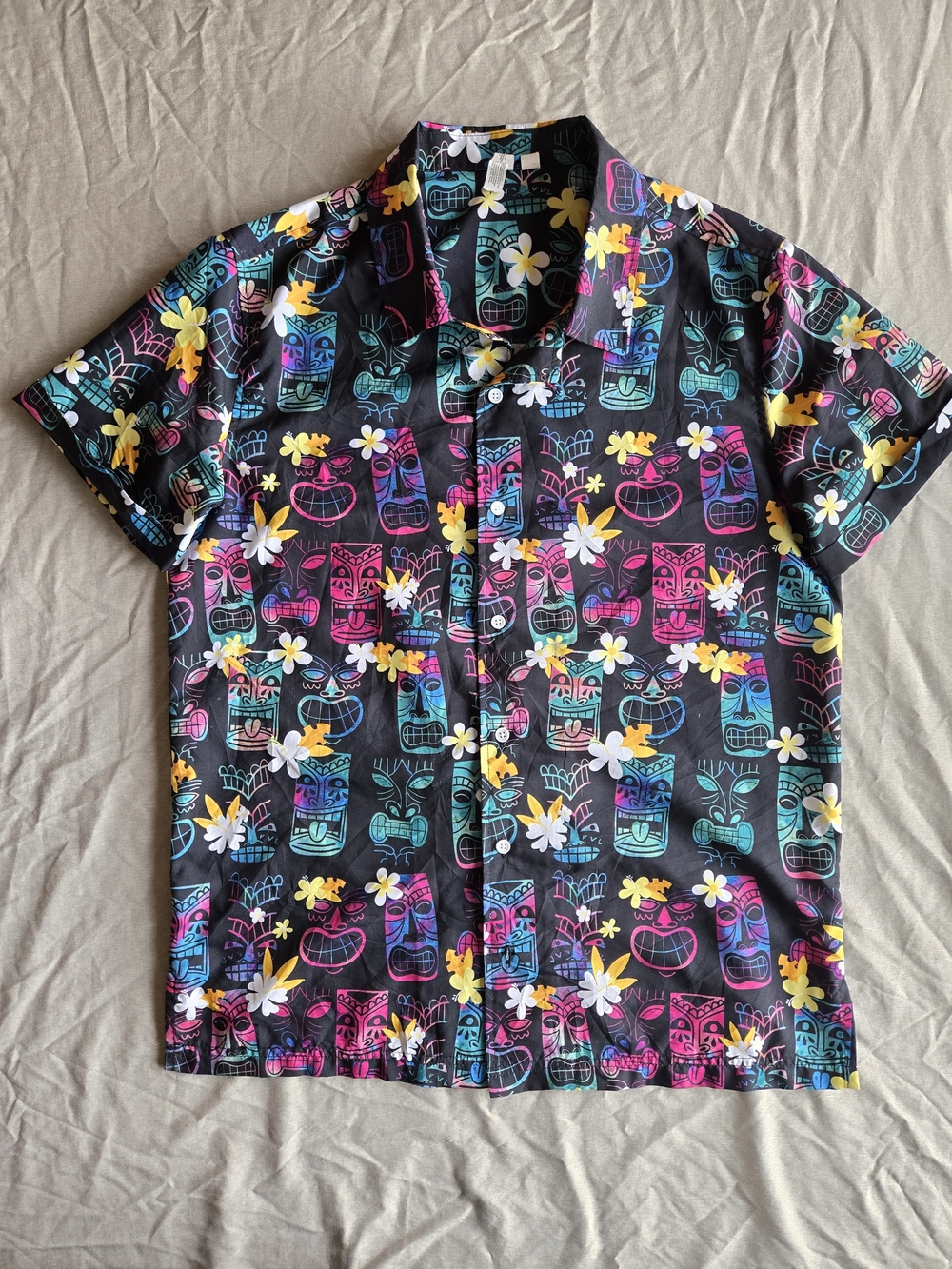 Amazon Essentials Black Short-Sleeve Button-Down with Neon Tiki & Floral Print